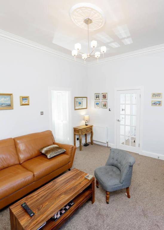 Beautiful Edinburgh New Town Apartment ภายนอก รูปภาพ